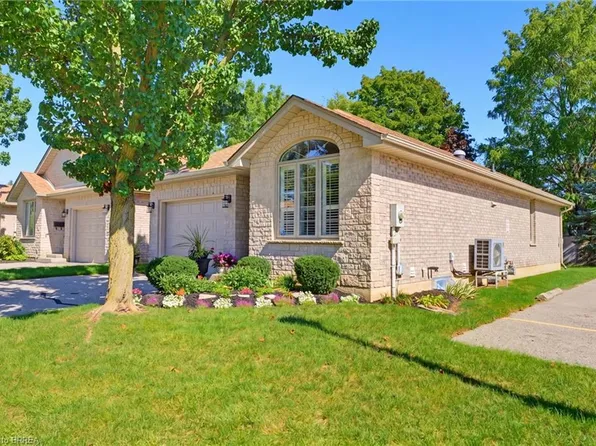 73 Morton Ave W #9, Brantford, ON N3R 2N7
