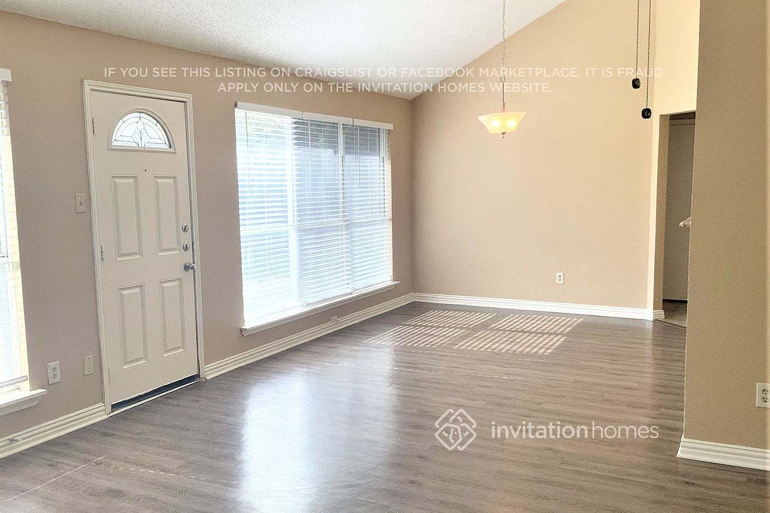 4965 Briar Oaks Ln Grand Prairie, TX 75052 — Photo 2