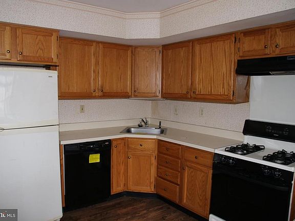 5th image of 220 Fountain Farm Ln