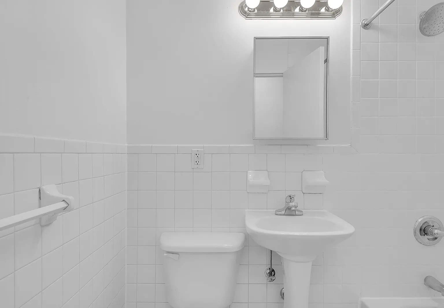169 Avenue C — Photo 3