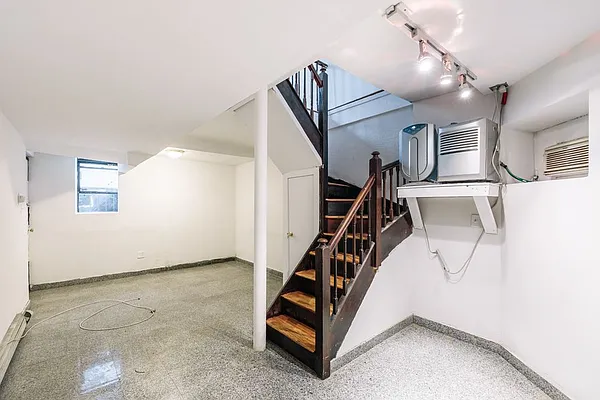 Rented by Sky Management | media 27