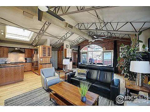 2523 Broadway St #302 Photo 1
