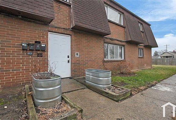 5th image of 2872 Howey Rd APT D