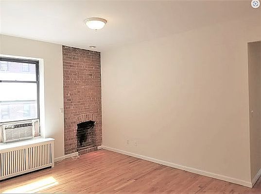 2nd image of 1402 Lexington Ave APT 6