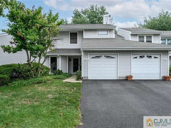 25 Sandpiper Dr #1904, Parlin, NJ 08859