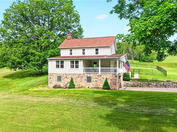 21 Country Ln, Scenery Hill, PA 15360