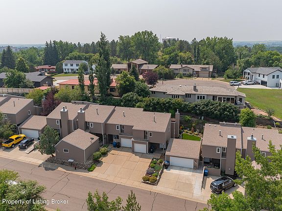 3rd image of 681 Hillside Dr