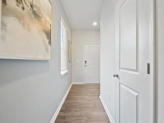 4th image of 118 Paddock Glen Dr #1