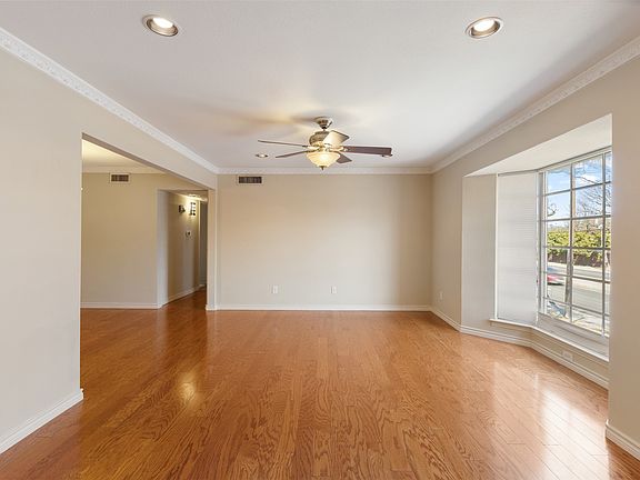 3rd image of 4709 Skillman St #D