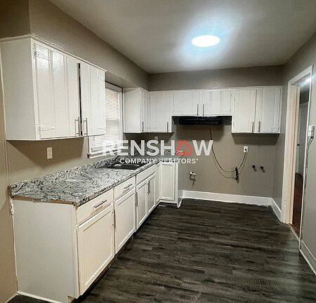 5th image of 4008 Balfour St