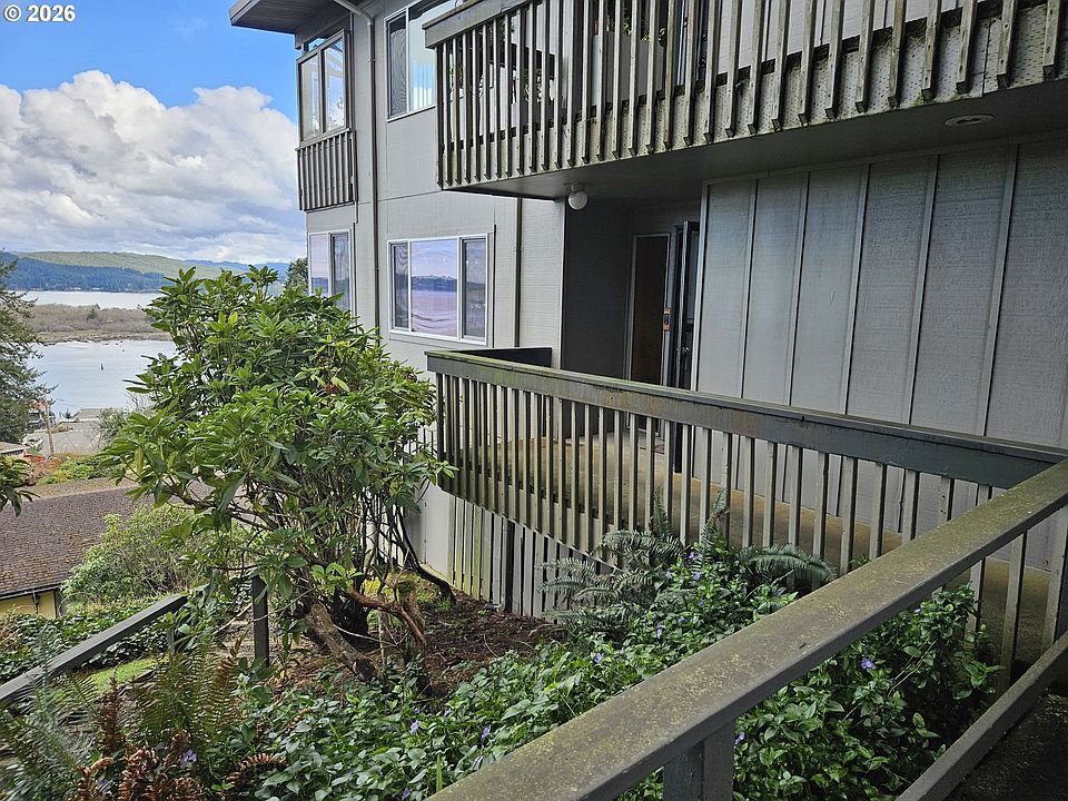 1st image of 290 N 3rd Ct APT 1