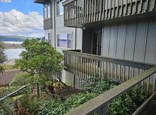 290 N 3rd Ct APT 1, Coos Bay, OR 97420