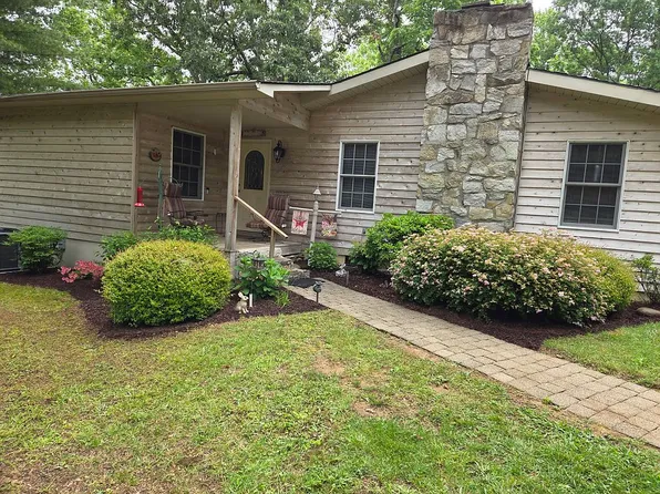 98 Kay Rd, Flat Rock, NC 28731