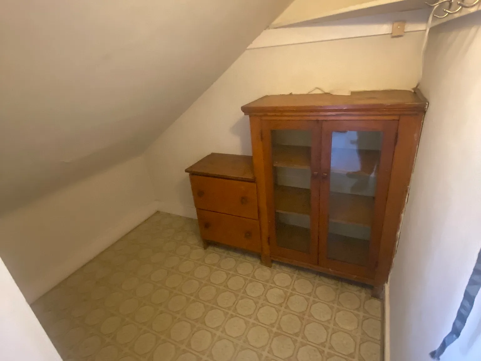 2 bed, $900 — Photo 2