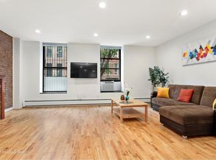 446-448 W 47th St #1E, New York, NY 10036