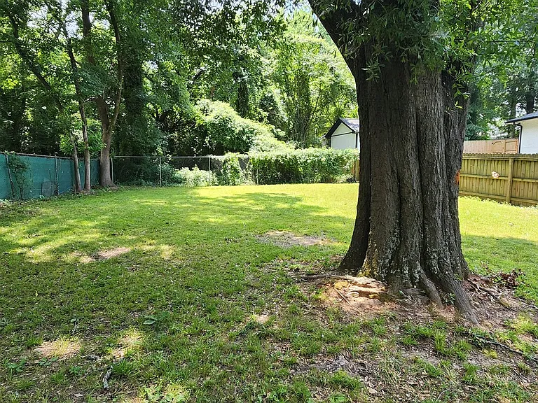 1735 Bolton Rd NW — Photo 5