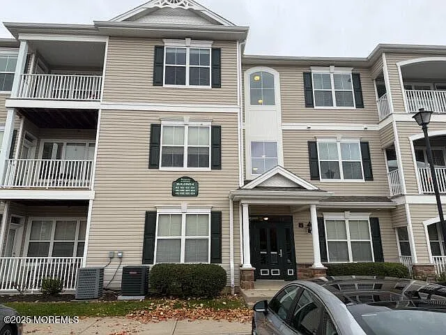 414 Sloan Ct — Photo 15