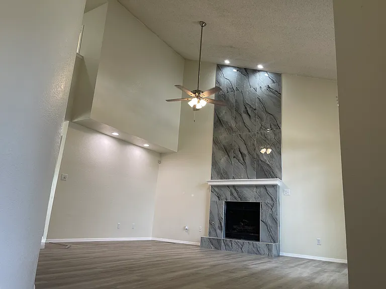 813 E Indianapolis St — Photo 4
