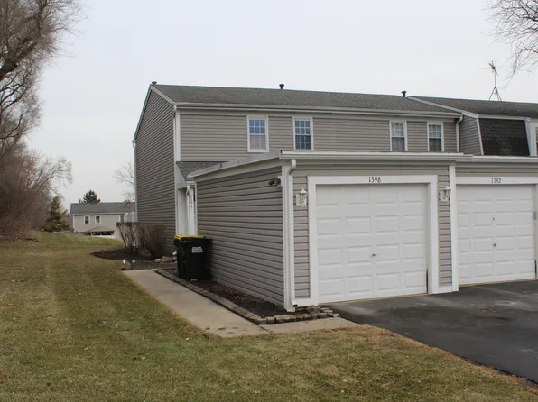 1396 Carriage Way, Roselle, IL 60172