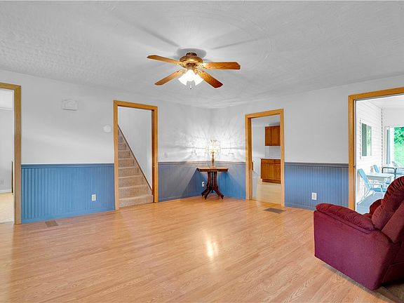 2nd image of 10950 Beals Rd