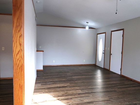 4th image of 123-125 N Florence St #123