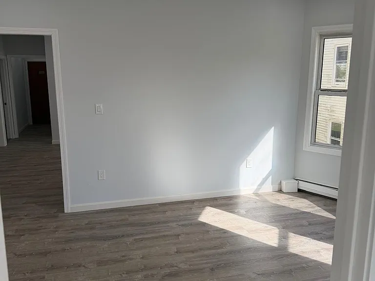 17 Jones St #2 — Photo 8