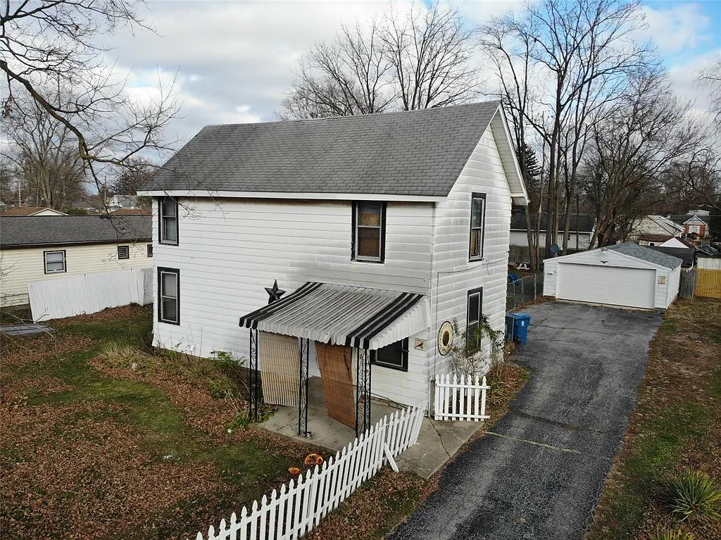 1111 Westbrook Ave photo 1