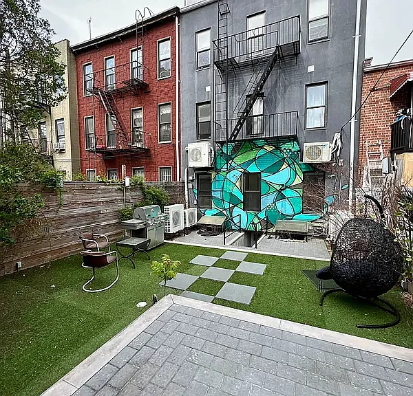 570 Evergreen Ave #2L — Photo 11