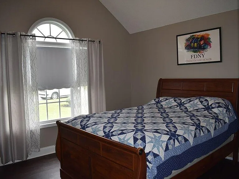 3950 Cantle Dr — Photo 10