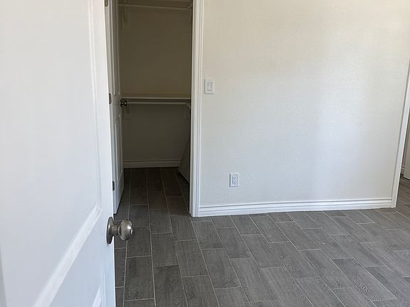 5th image of 8610 Bennett Ave #2