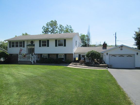 2nd image of 7 Ashwood Dr