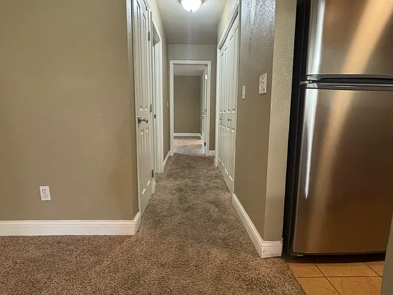 233 Enterprise Dr — Photo 4