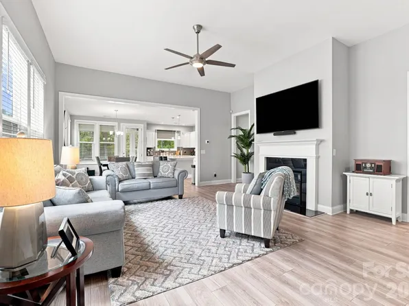 3038 Trace Meadow Ct, York, SC 29745