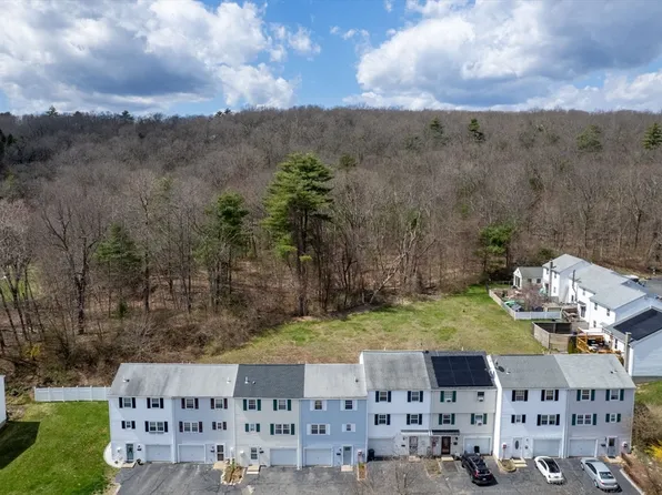 16 Warebrook Vlg, Ware, MA 01082