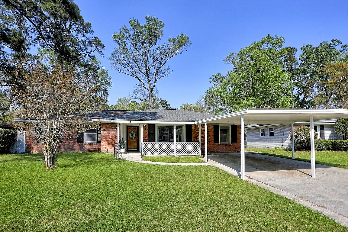 3 bed, 1643 sqft, $1,950 — Photo 1