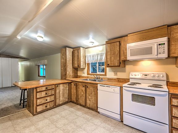 4th image of 4401 80th St NE Unit 22