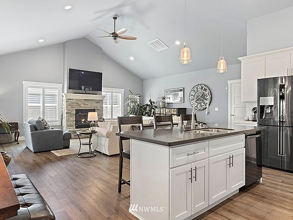 4th image of 14629 Park Dr SE