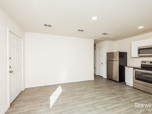 5th image of 1611 E Timpson St #100