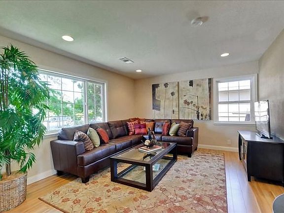 5th image of 2423 Moraine Dr