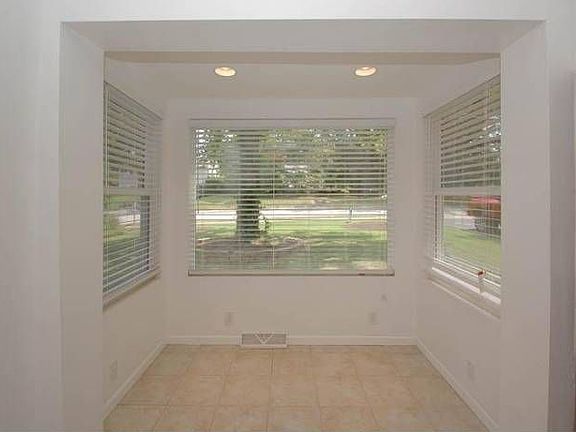 Kitchen Eating Area
