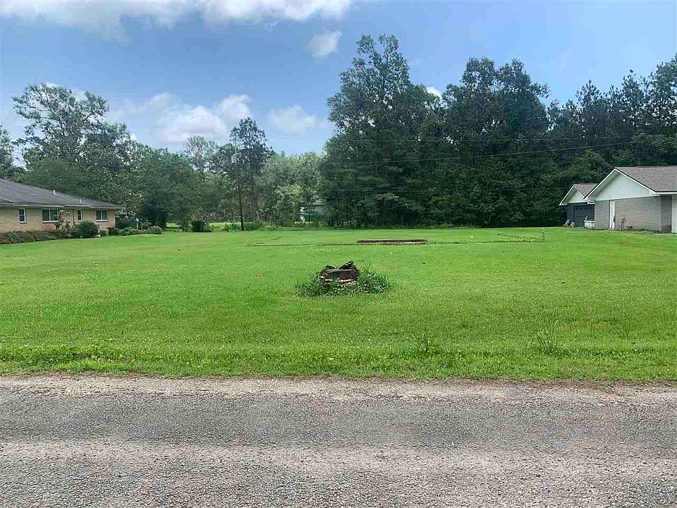 2nd image of 1316 N Lewis Dr