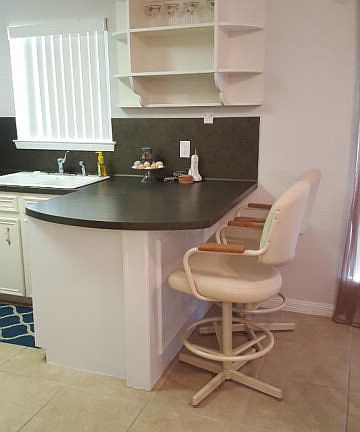 2nd image of 126 E Esperanza St #102