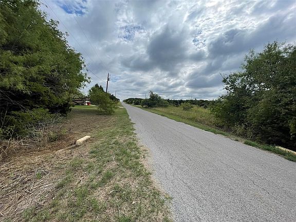 4th image of 22284 Westmeadow Dr