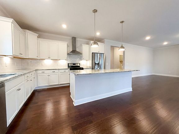 2nd image of 1621 Alayna Dr