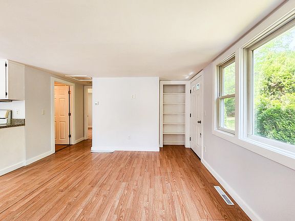 5th image of 35 Cammett Way