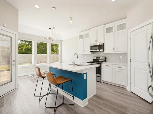1210 Morrell Ave, Dallas, TX 75203