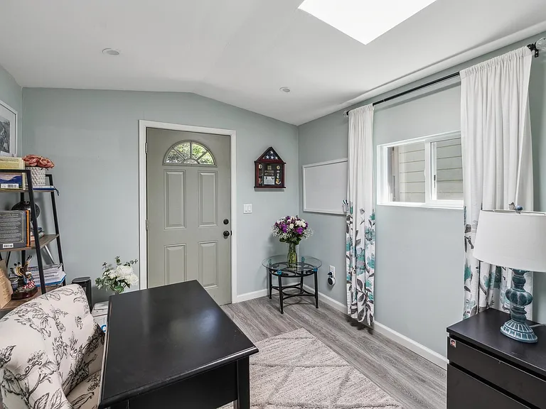456 Grand Blvd — Photo 20