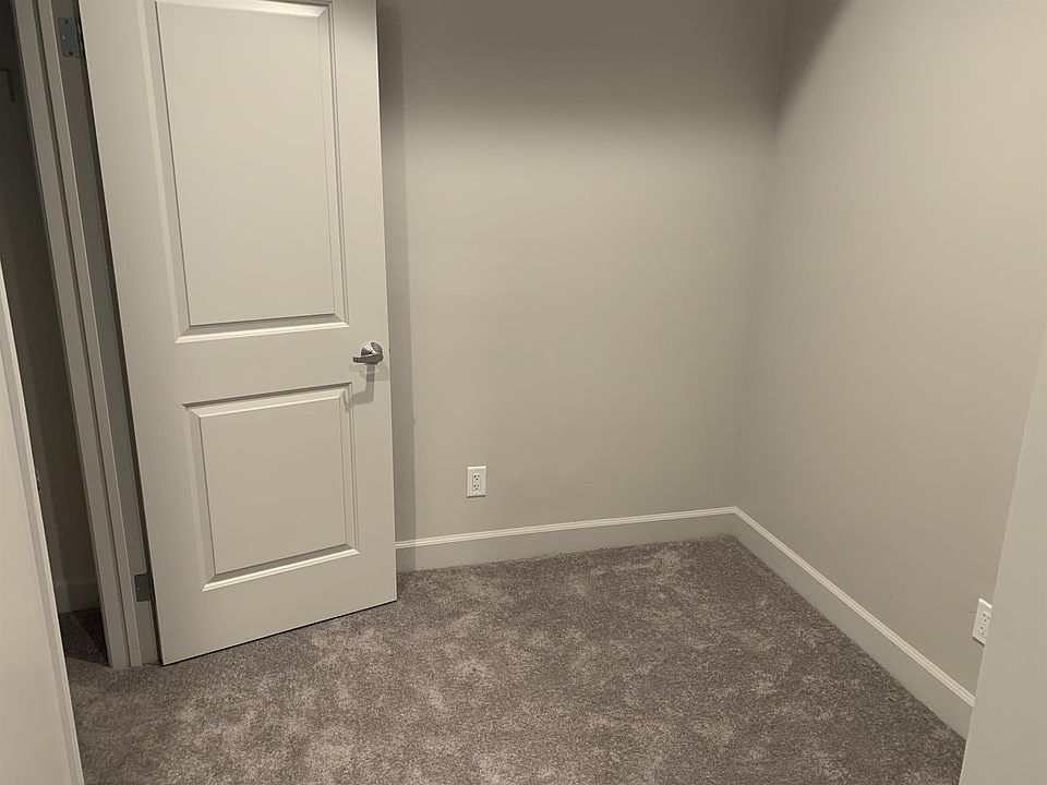 1st image of 3220 Broad St #112