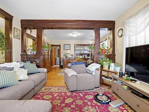 4th image of 17 Euclid Ave