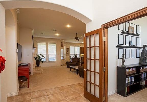 3rd image of 1917 Saddlehorn Ln
